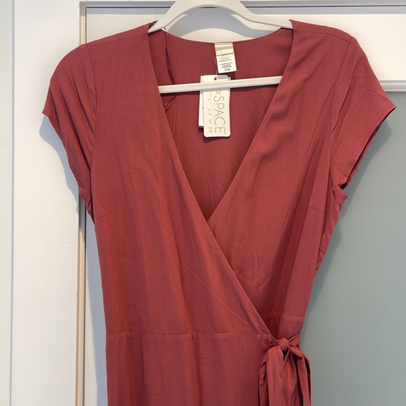 L Space Goa Wrap Dress - M color Currant - Picture 3 of 7